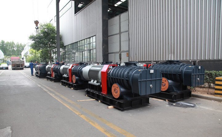 六月,是一个成熟的月份,骄阳似火,鲜花盛开,麦浪金黄,桃李芬芳,在这望不尽绿意盎然的六月,我们的罗茨风机又发货了 六月,是一个成熟的月份,骄阳似火,鲜花盛开,麦浪金黄,桃李芬芳,在这望不尽绿意盎然的六月,我们的罗茨风机又发货了